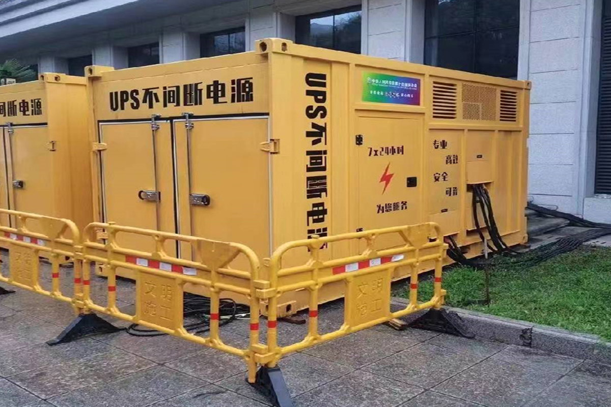 二连浩特发电机租赁施工现场